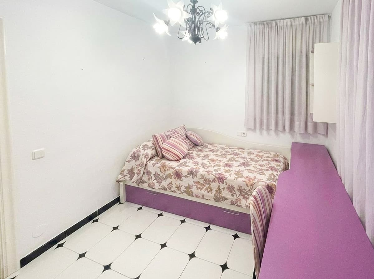 Middle Floor Apartment in Fuengirola — photo 8 of 10