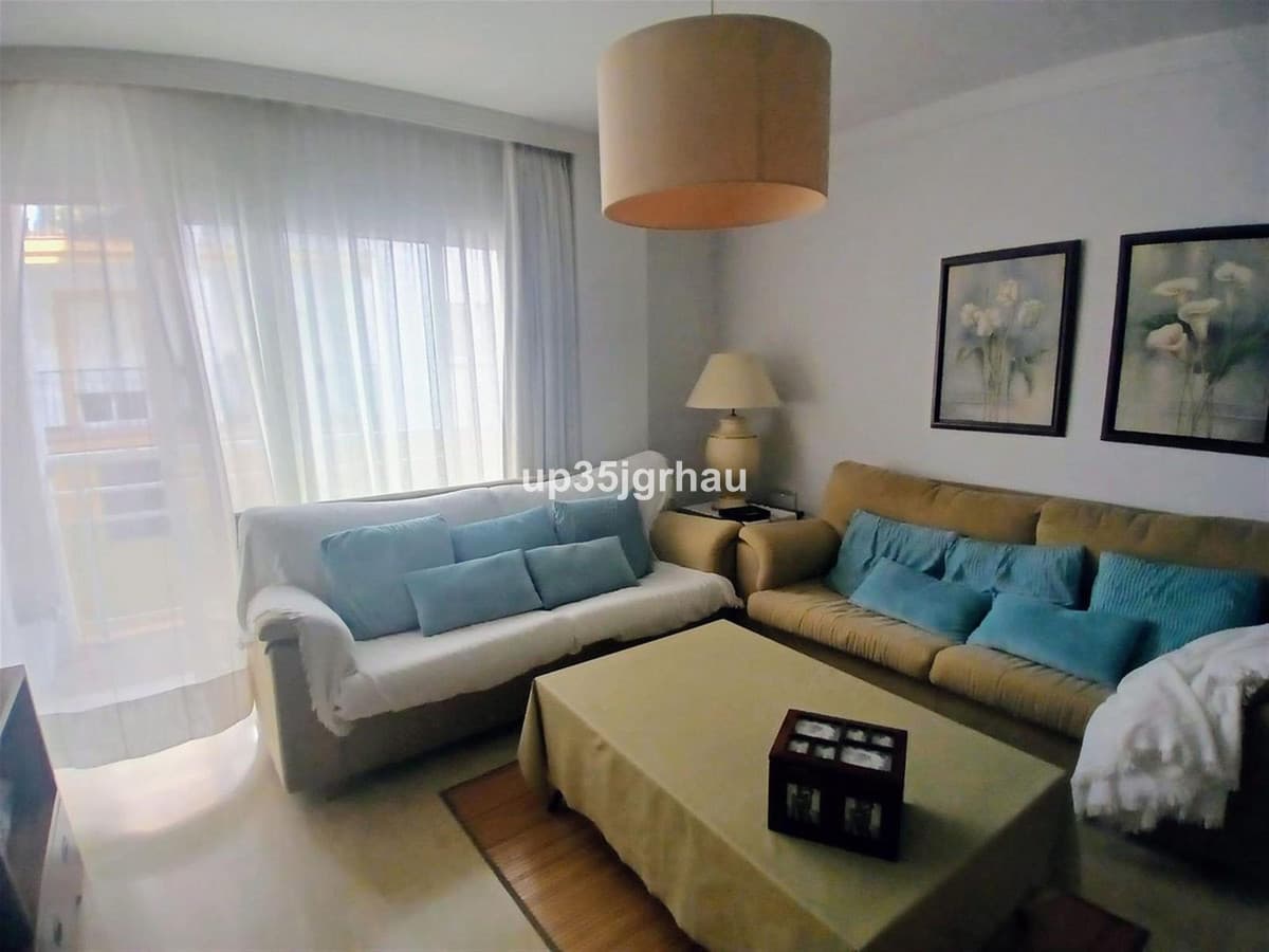 Middle Floor Apartment in Estepona — photo 10 of 10