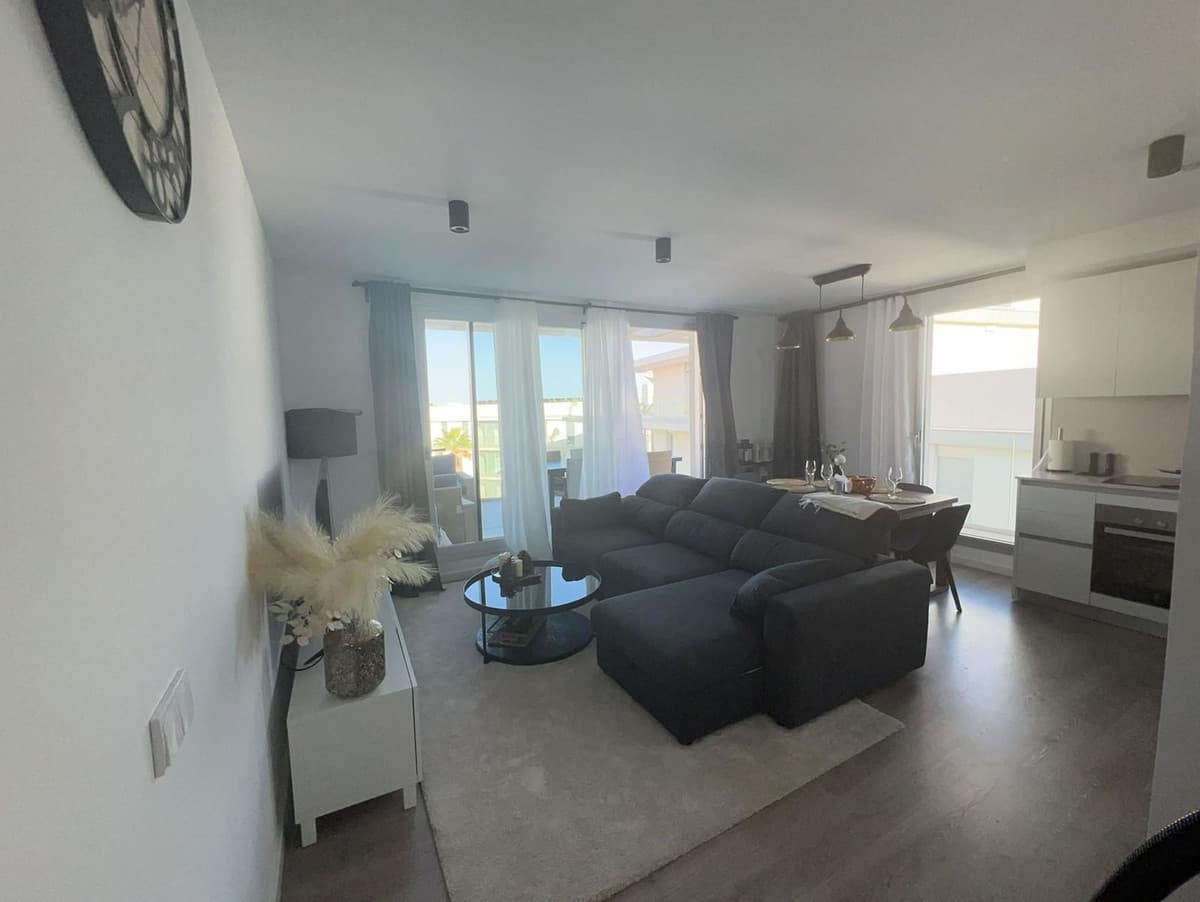 Top Floor Apartment in Estepona — photo 5 of 10