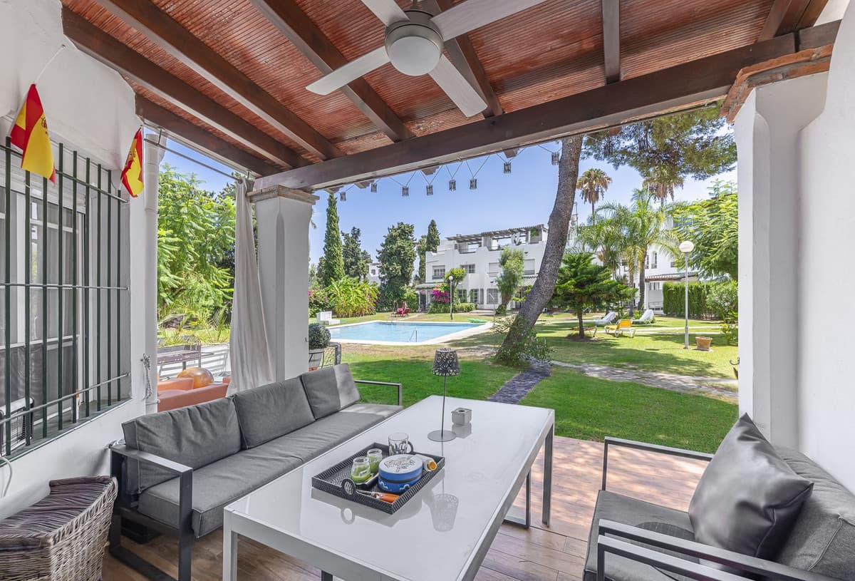 Semi-Detached House in Nueva Andalucía — photo 1 of 10
