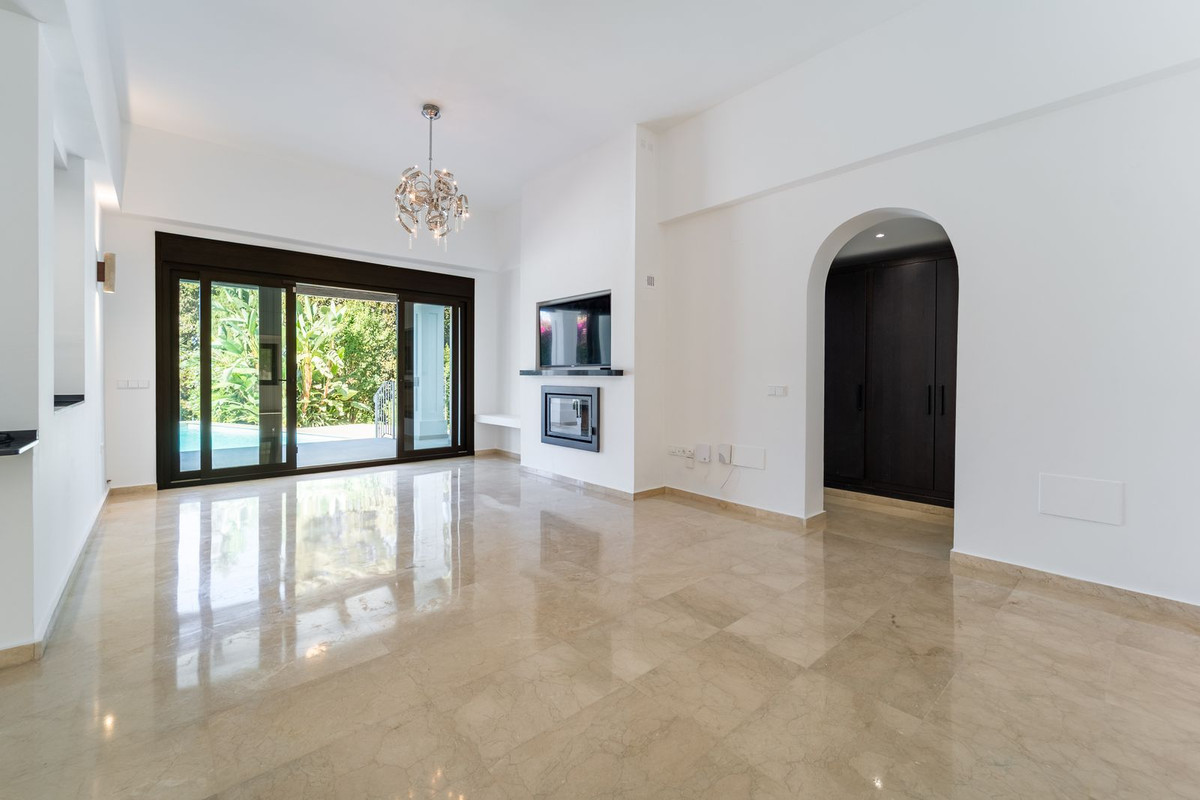 Detached Villa in El Rosario — photo 8 of 10