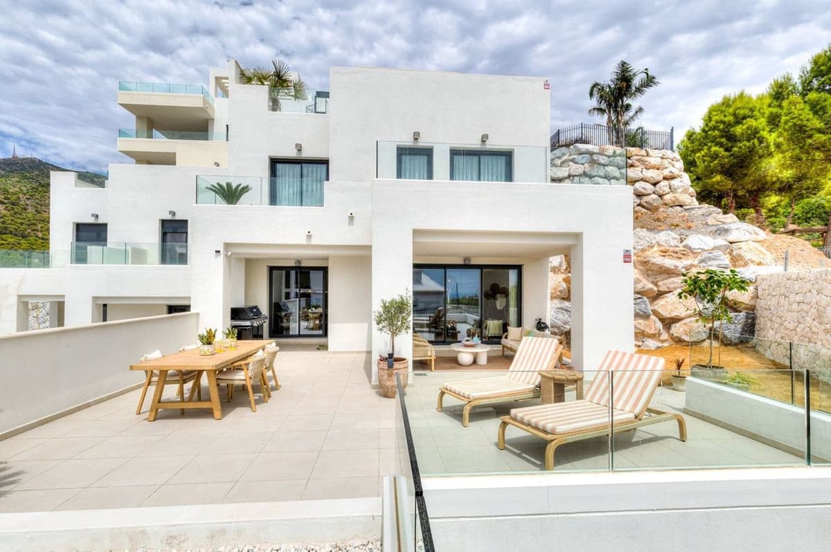 Townhouse in Benalmadena — photo 1 of 10