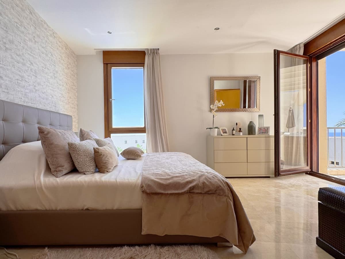 Middle Floor Apartment in Altos de los Monteros — photo 8 of 10