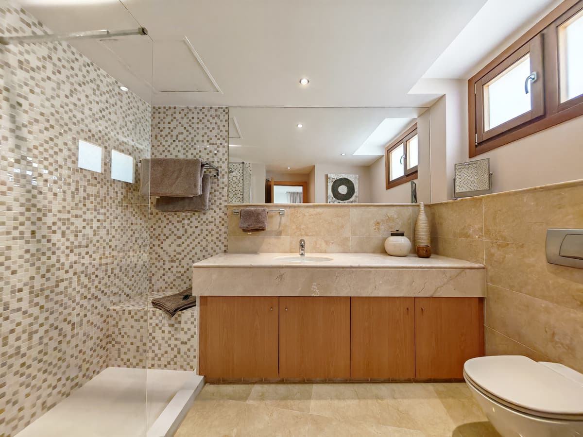 Middle Floor Apartment in Altos de los Monteros — photo 10 of 10