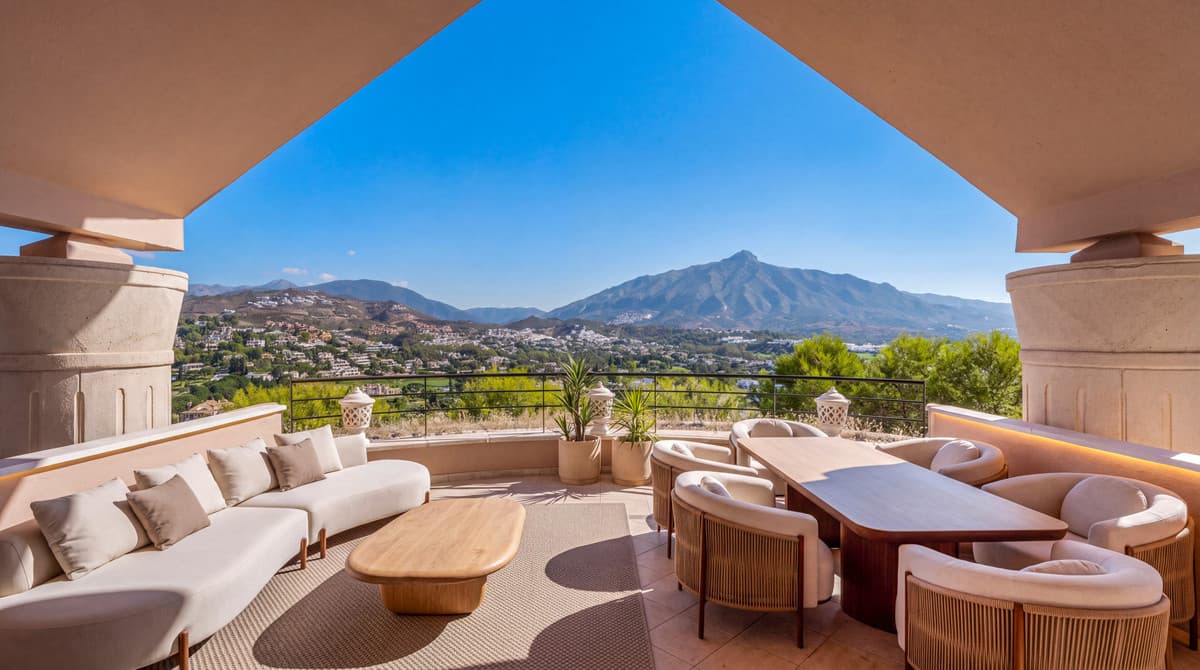 Penthouse Duplex in Nueva Andalucía — photo 4 of 10