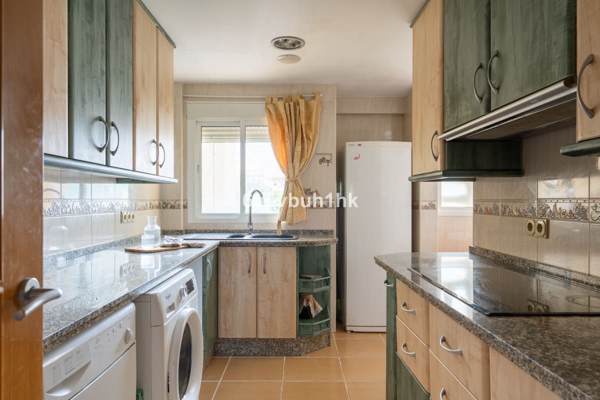 Middle Floor Apartment in Fuengirola — photo 4 of 10