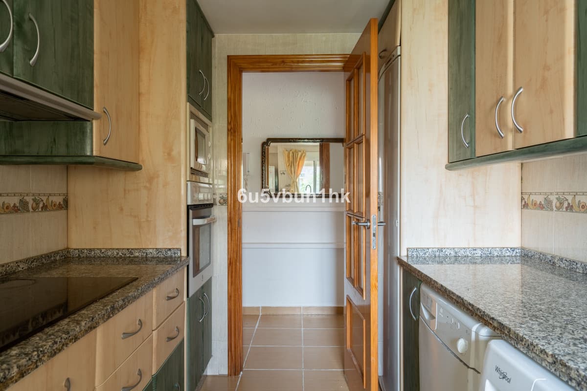 Middle Floor Apartment in Fuengirola — photo 6 of 10