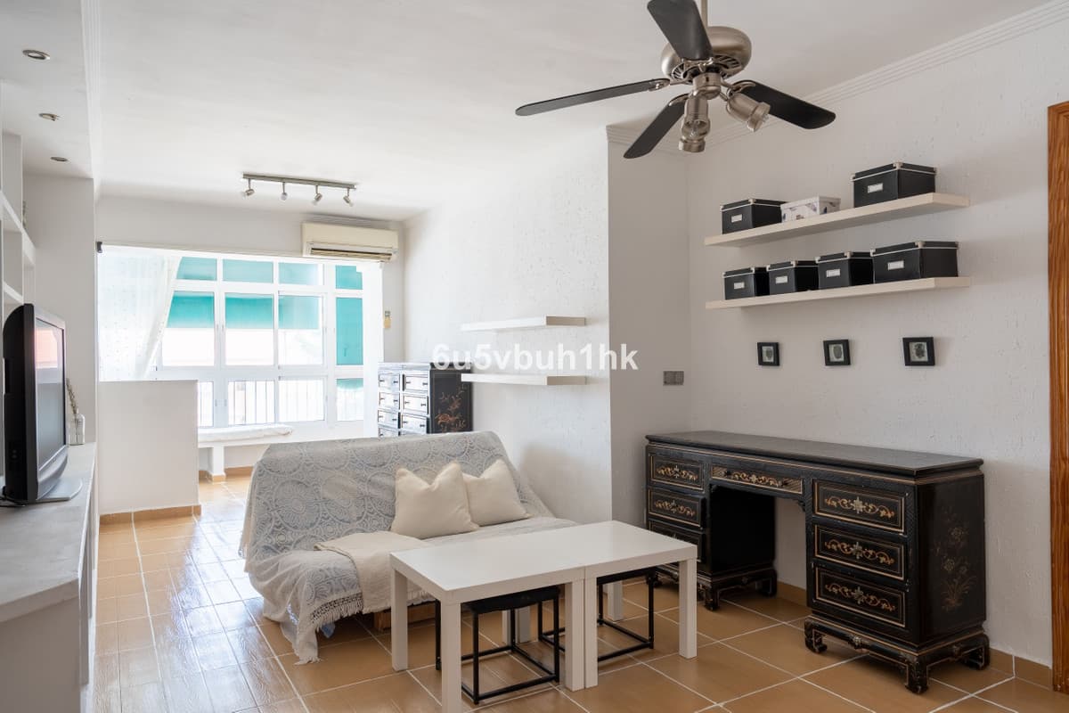 Middle Floor Apartment in Fuengirola — photo 7 of 10