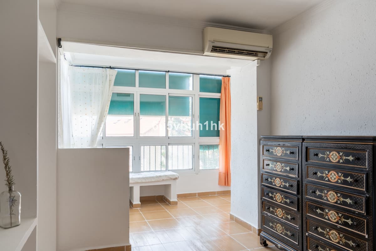 Middle Floor Apartment in Fuengirola — photo 9 of 10