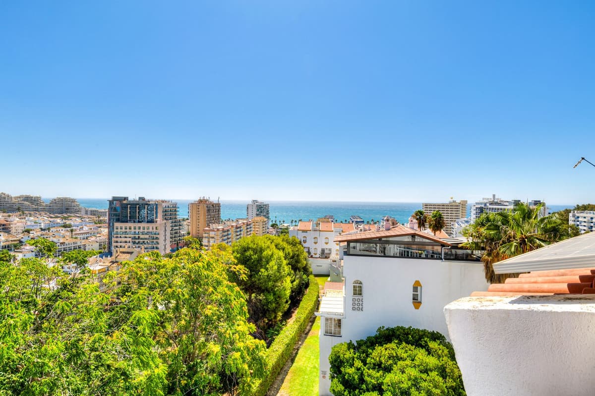 Townhouse in Benalmadena — photo 1 of 10