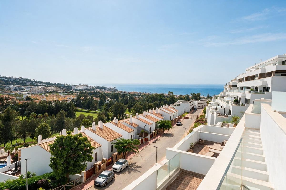 Middle Floor Apartment in La Cala de Mijas — photo 2 of 10