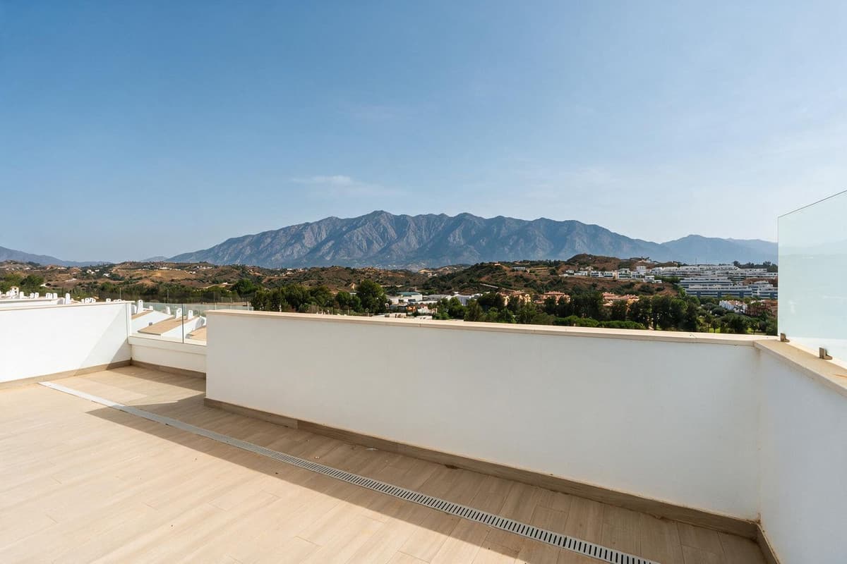 Middle Floor Apartment in La Cala de Mijas — photo 3 of 10