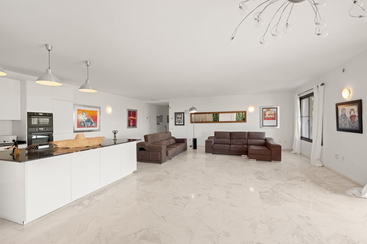 Ground Floor Apartment in La Mairena — photo 3 of 10