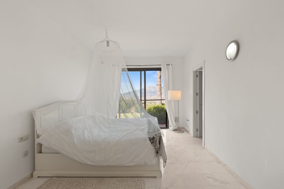 Ground Floor Apartment in La Mairena — photo 9 of 10