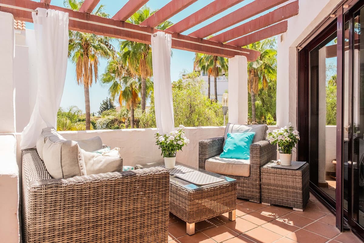 Middle Floor Apartment in Nueva Andalucía — photo 1 of 10
