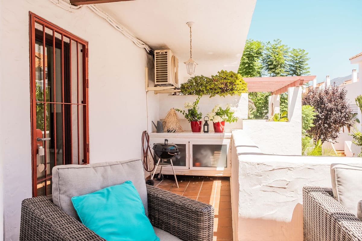 Middle Floor Apartment in Nueva Andalucía — photo 5 of 10
