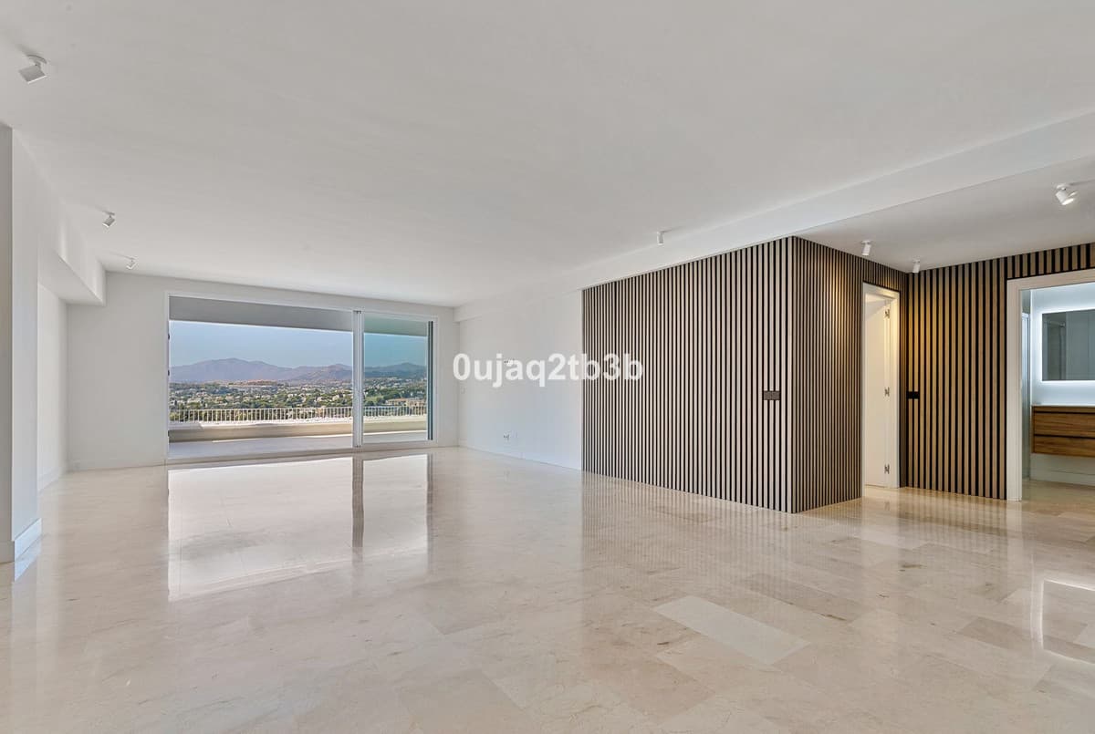 Middle Floor Apartment in Marbella — photo 6 of 10