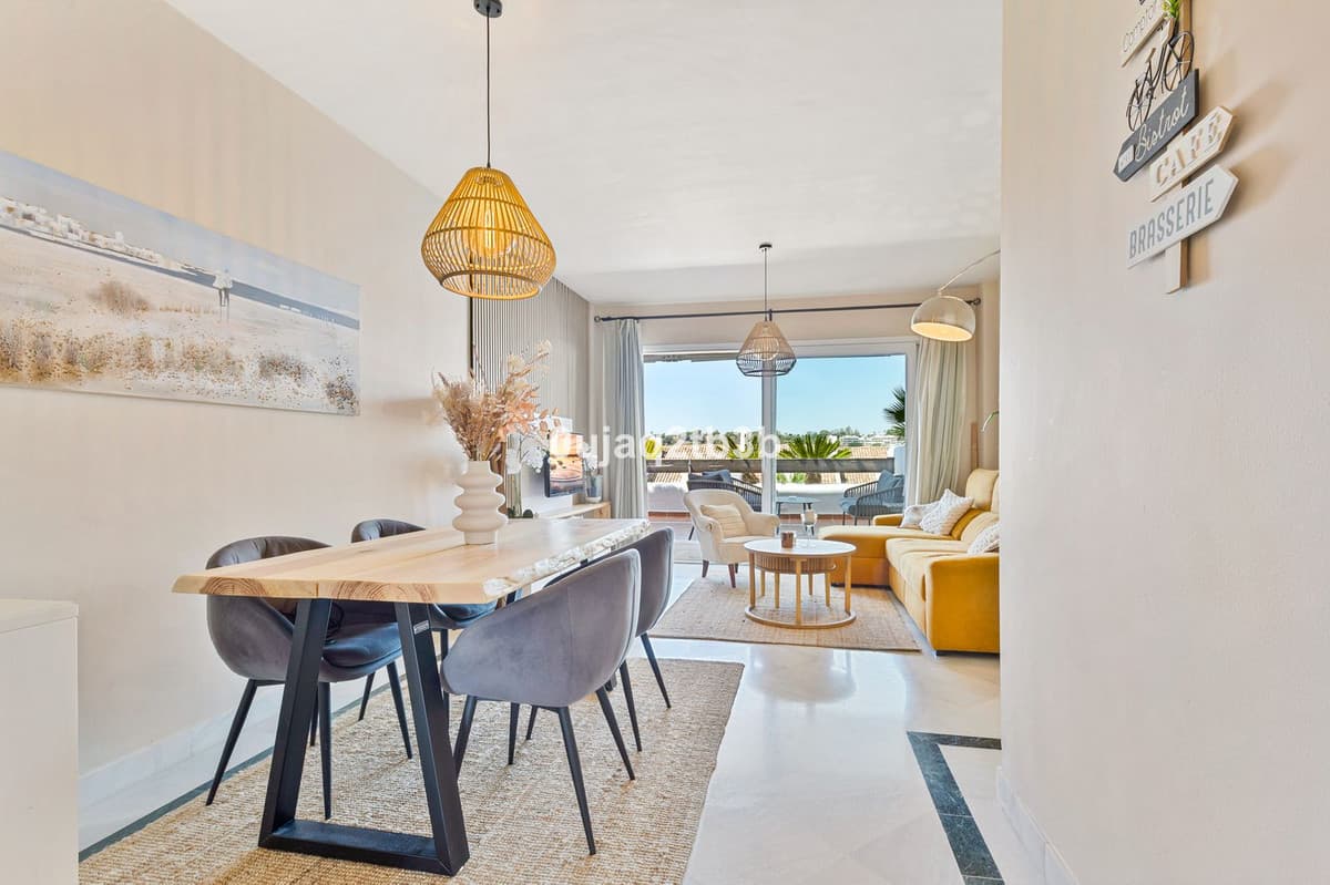Middle Floor Apartment in Aloha — photo 10 of 10