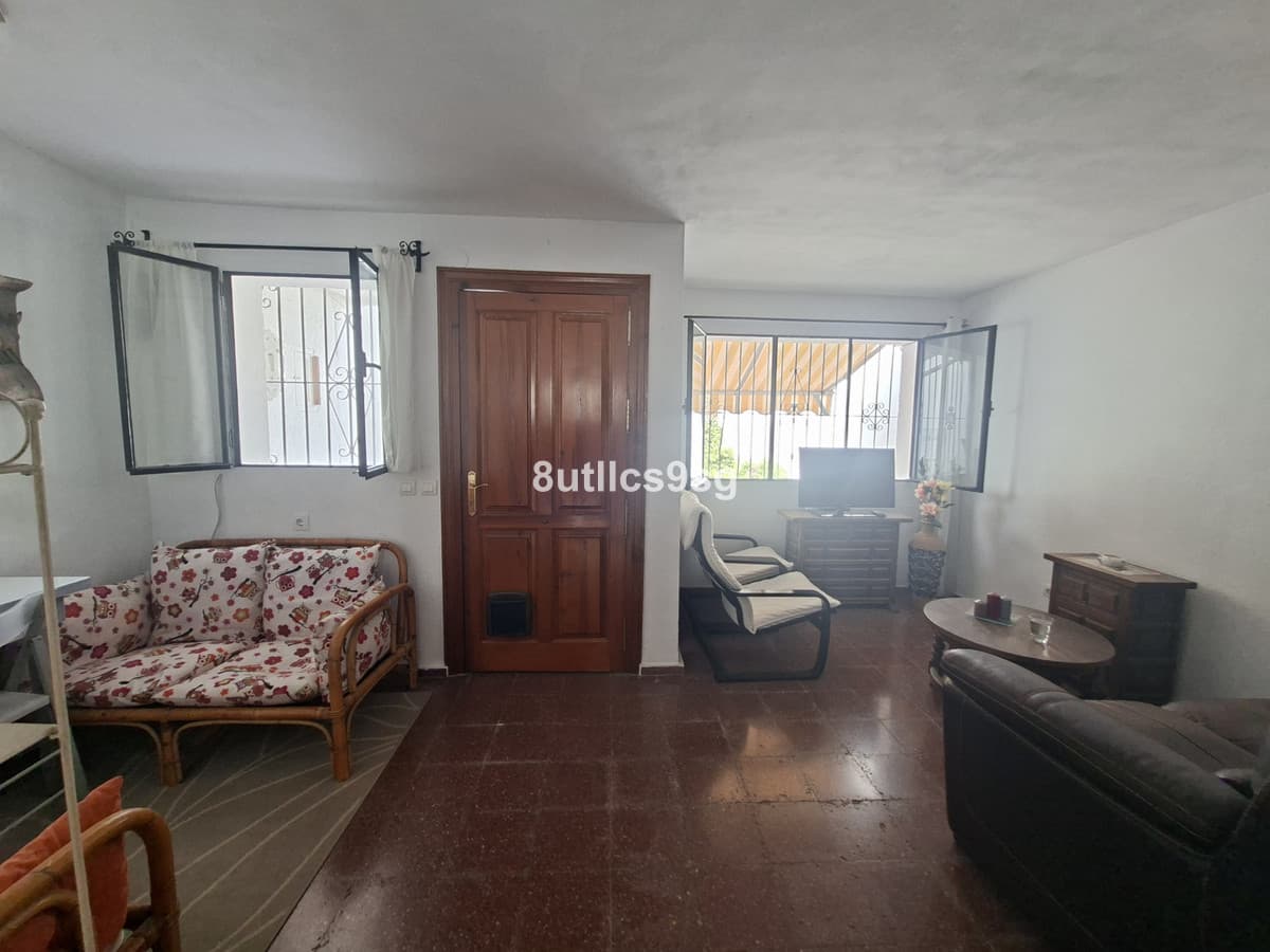 Detached Villa in La Campana — photo 5 of 10