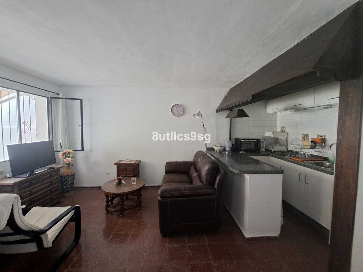 Detached Villa in La Campana — photo 8 of 10
