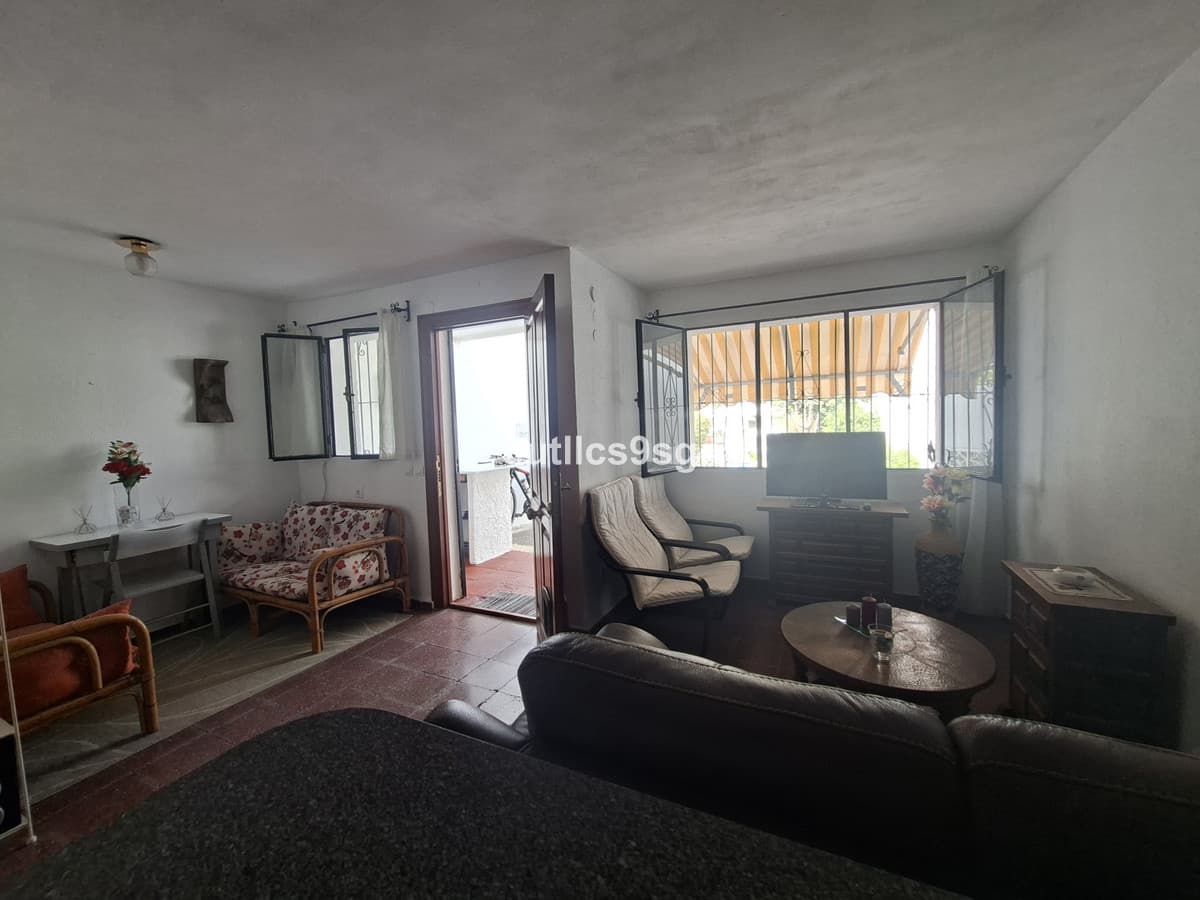 Detached Villa in La Campana — photo 9 of 10