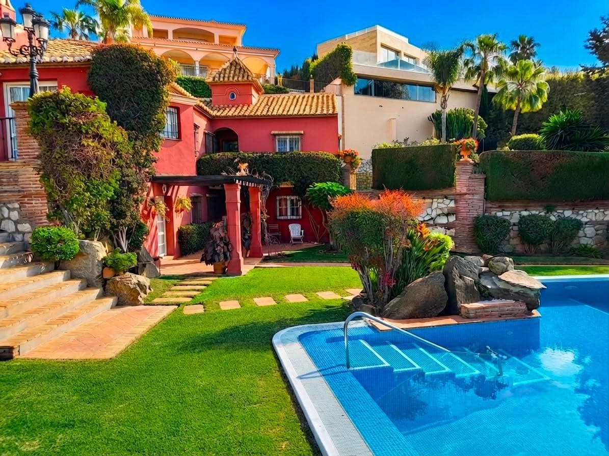 Detached Villa in Torrequebrada — photo 2 of 10