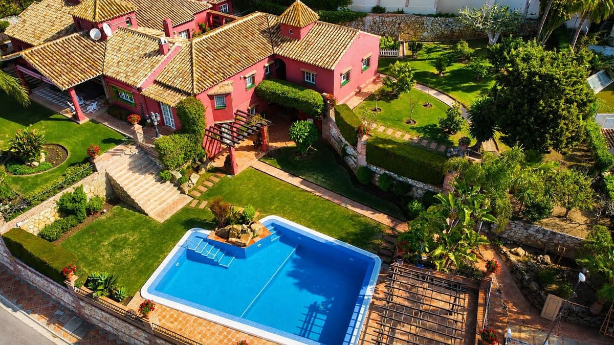 Detached Villa in Torrequebrada — photo 3 of 10