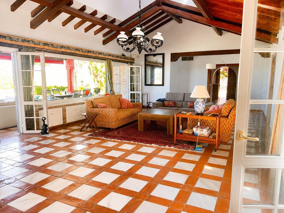 Detached Villa in Torrequebrada — photo 9 of 10