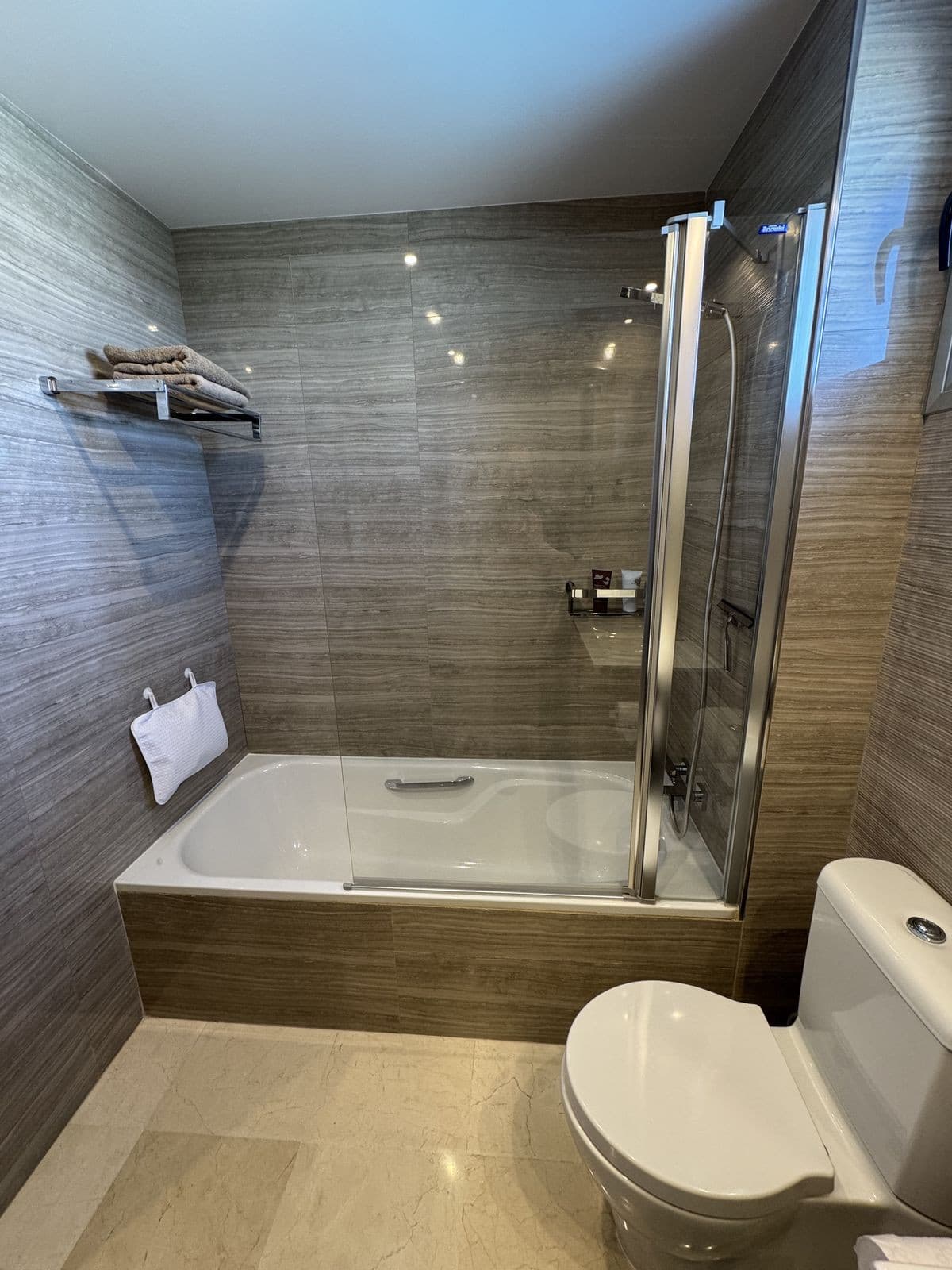 Middle Floor Apartment in La Mairena — photo 8 of 10