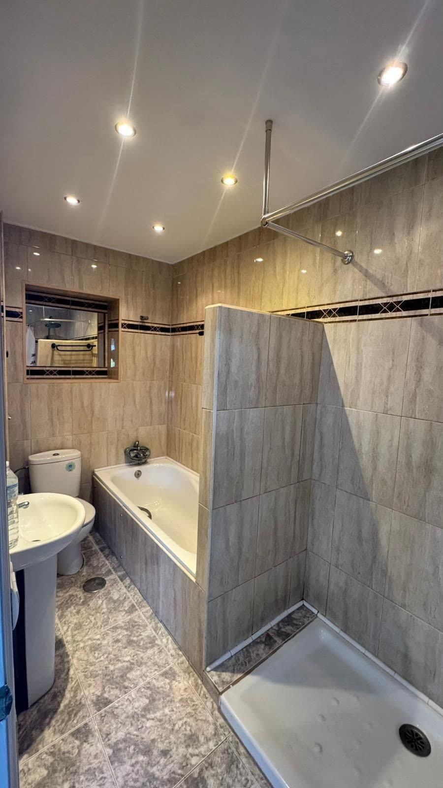 Middle Floor Apartment in Estepona — photo 10 of 10