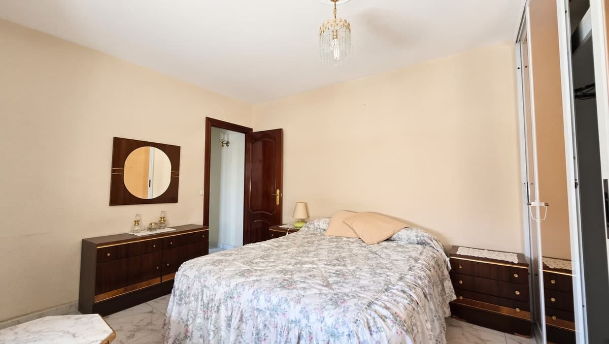 Middle Floor Apartment in Marbella — photo 9 of 10