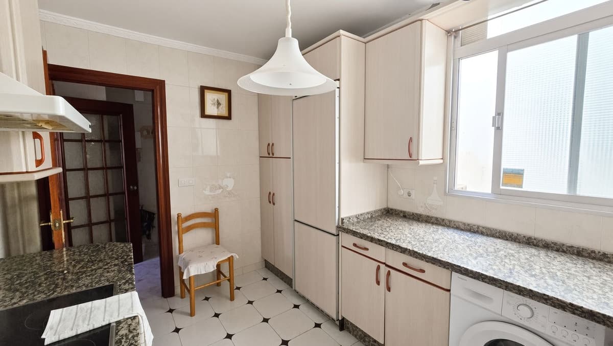 Middle Floor Apartment in Marbella — photo 10 of 10