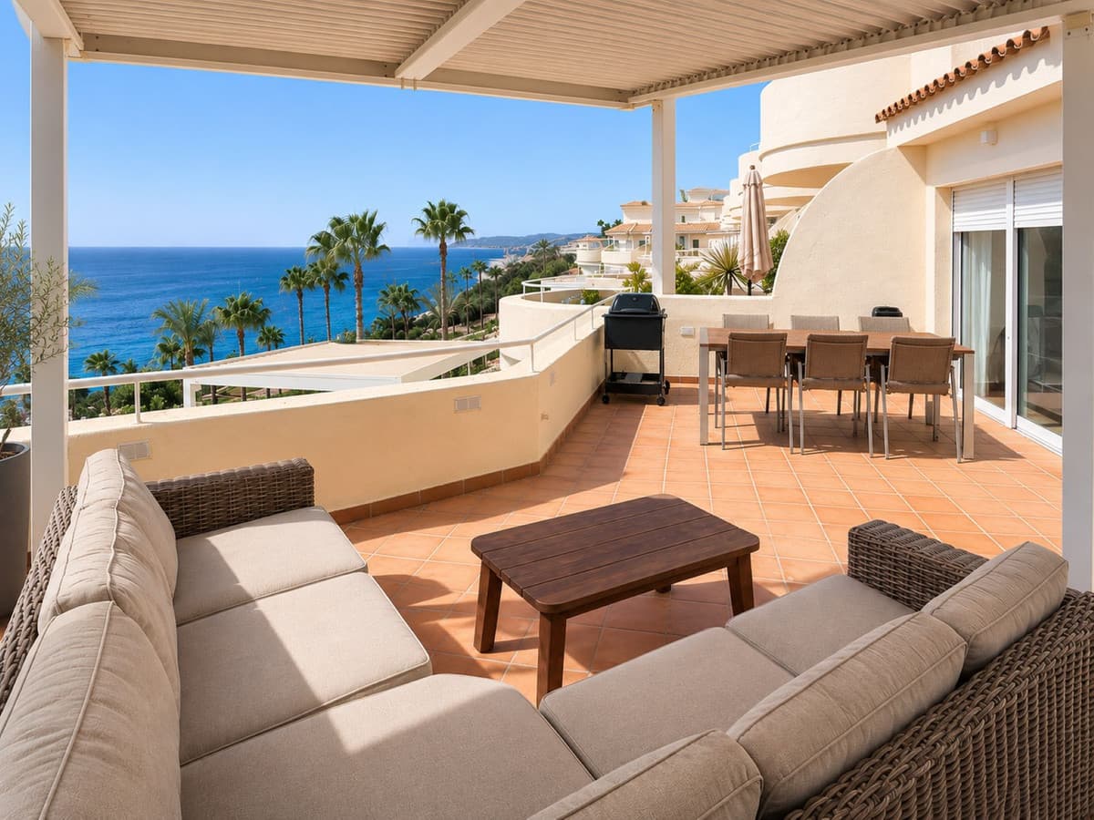 Penthouse in Estepona — photo 1 of 10