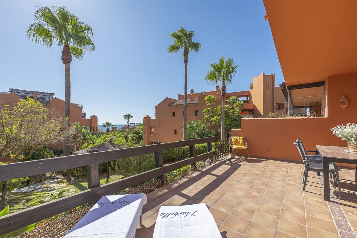 Ground Floor Apartment in Estepona — photo 3 of 10