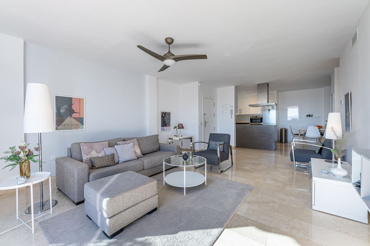 Middle Floor Apartment in Nueva Andalucía — photo 4 of 10
