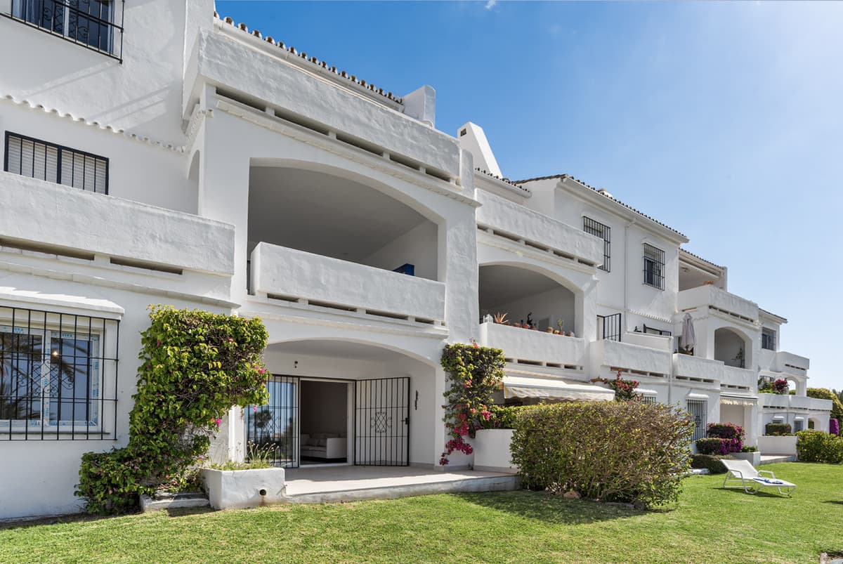 Ground Floor Apartment in Nueva Andalucía — photo 1 of 10