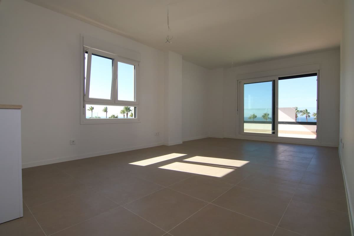 Middle Floor Apartment in El Chaparral — photo 10 of 10