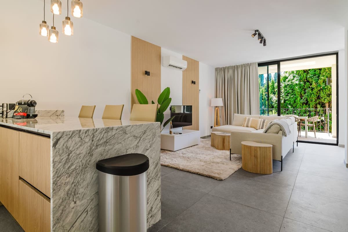 Townhouse in Aloha — photo 7 of 10