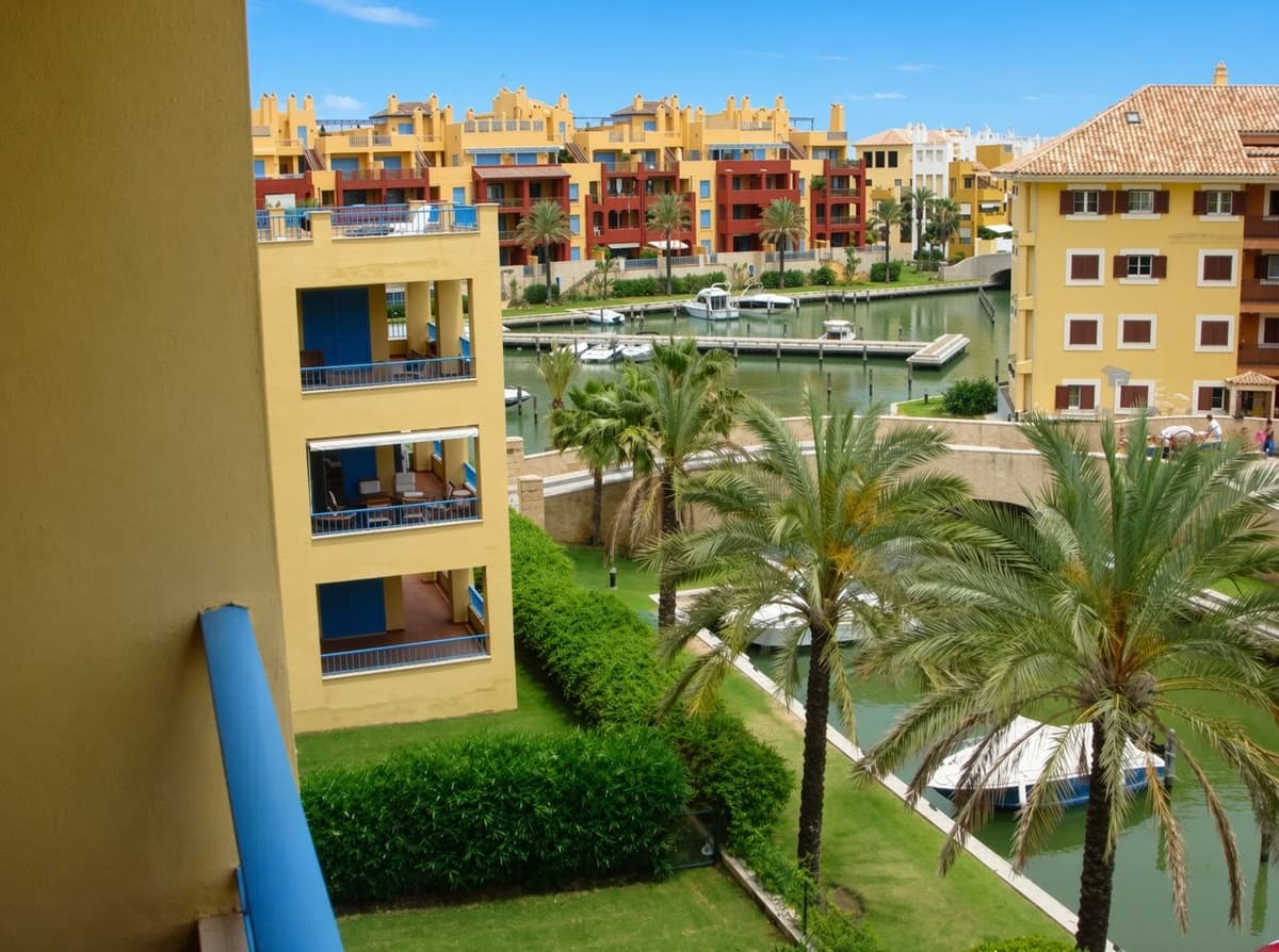Middle Floor Apartment in Sotogrande Marina — photo 1 of 10