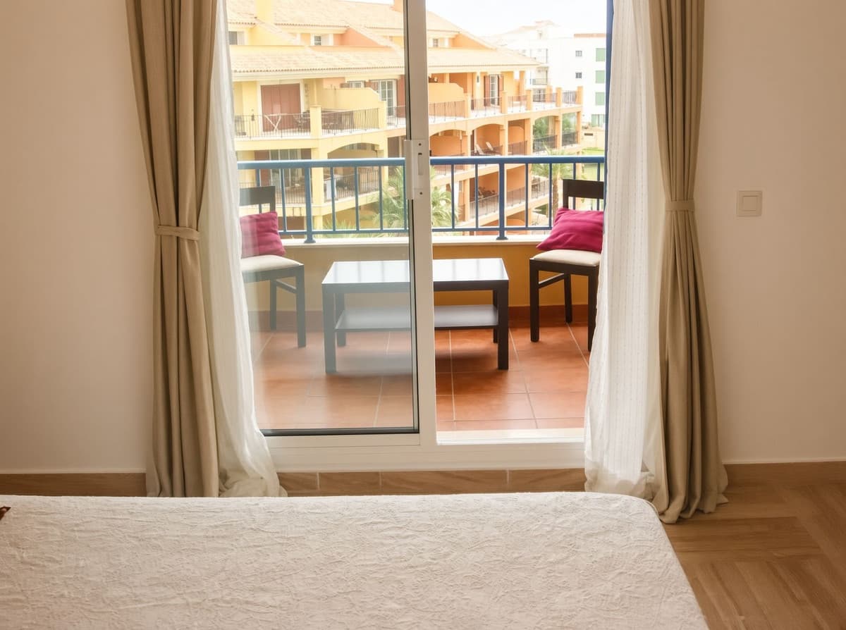 Middle Floor Apartment in Sotogrande Marina — photo 8 of 10