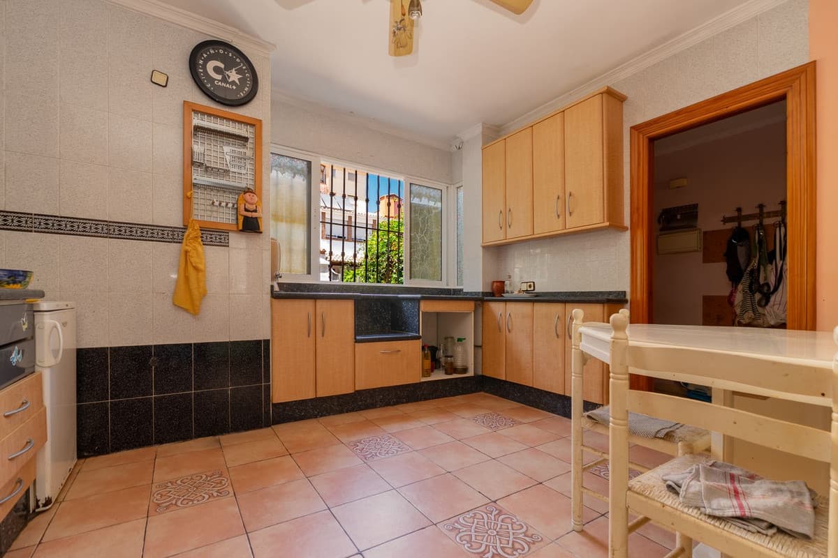 Townhouse in Las Lagunas — photo 3 of 10