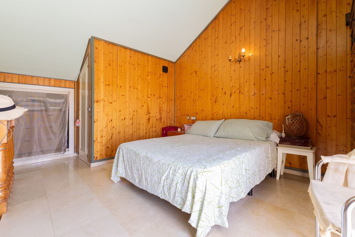 Townhouse in Las Lagunas — photo 8 of 10