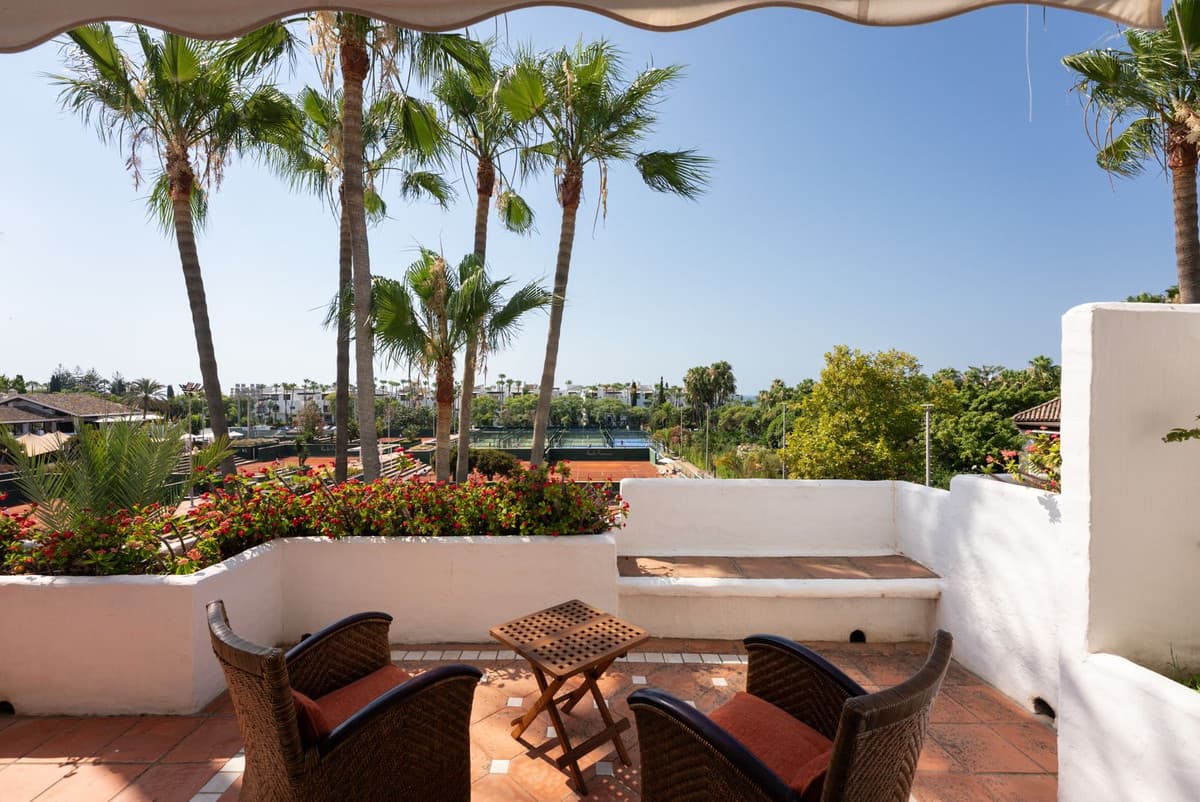 Penthouse Duplex in The Golden Mile — photo 8 of 10