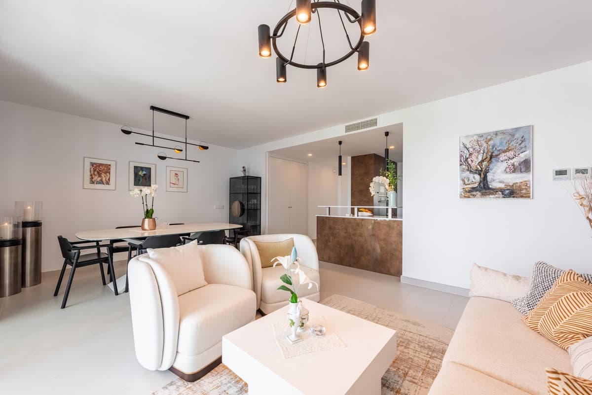 Middle Floor Apartment in Bel Air — photo 4 of 10