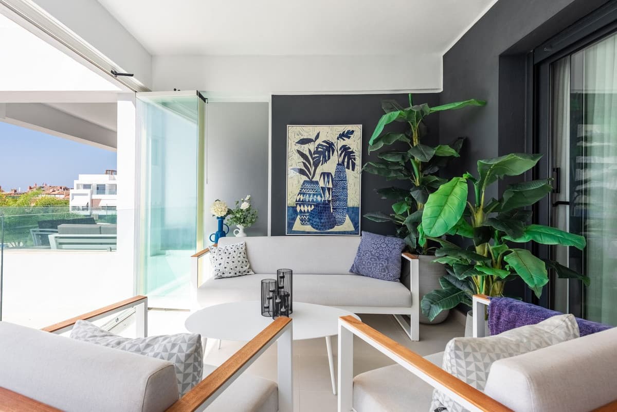 Middle Floor Apartment in Bel Air — photo 8 of 10