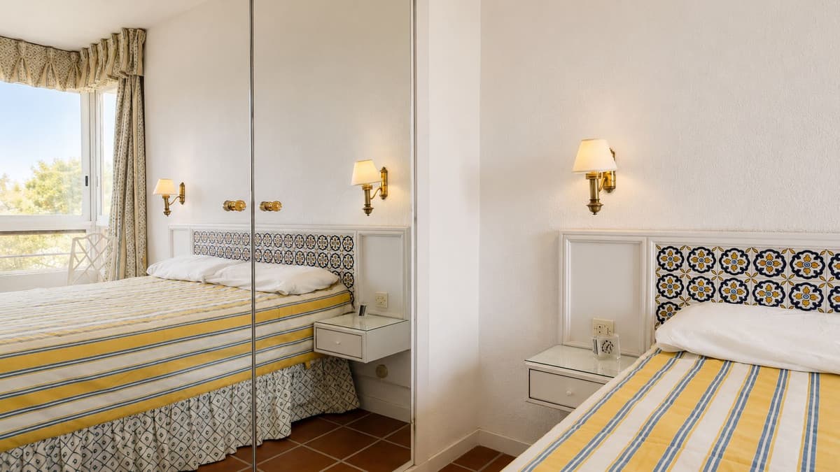 Middle Floor Apartment in Nueva Andalucía — photo 10 of 10