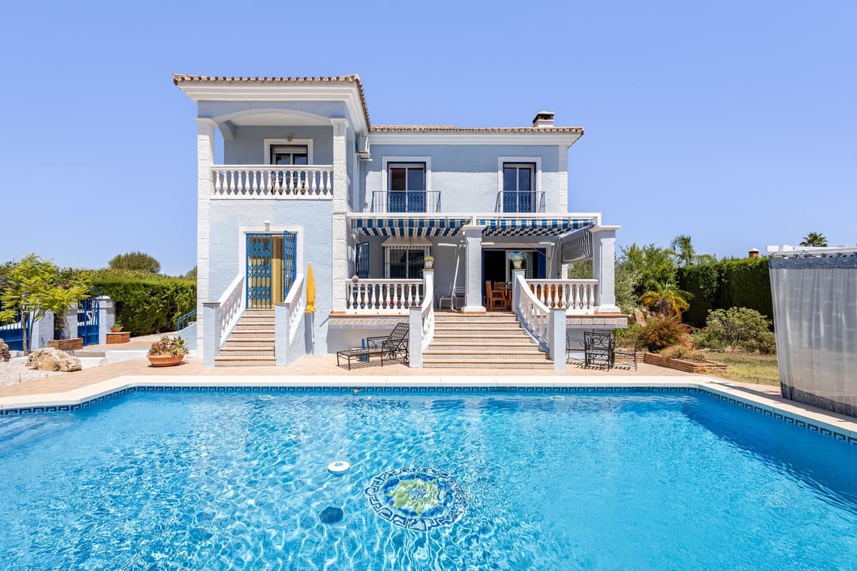 Detached Villa in Coín — photo 1 of 10