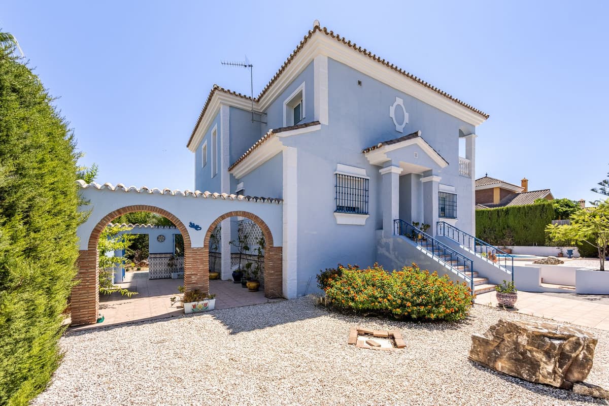 Detached Villa in Coín — photo 3 of 10
