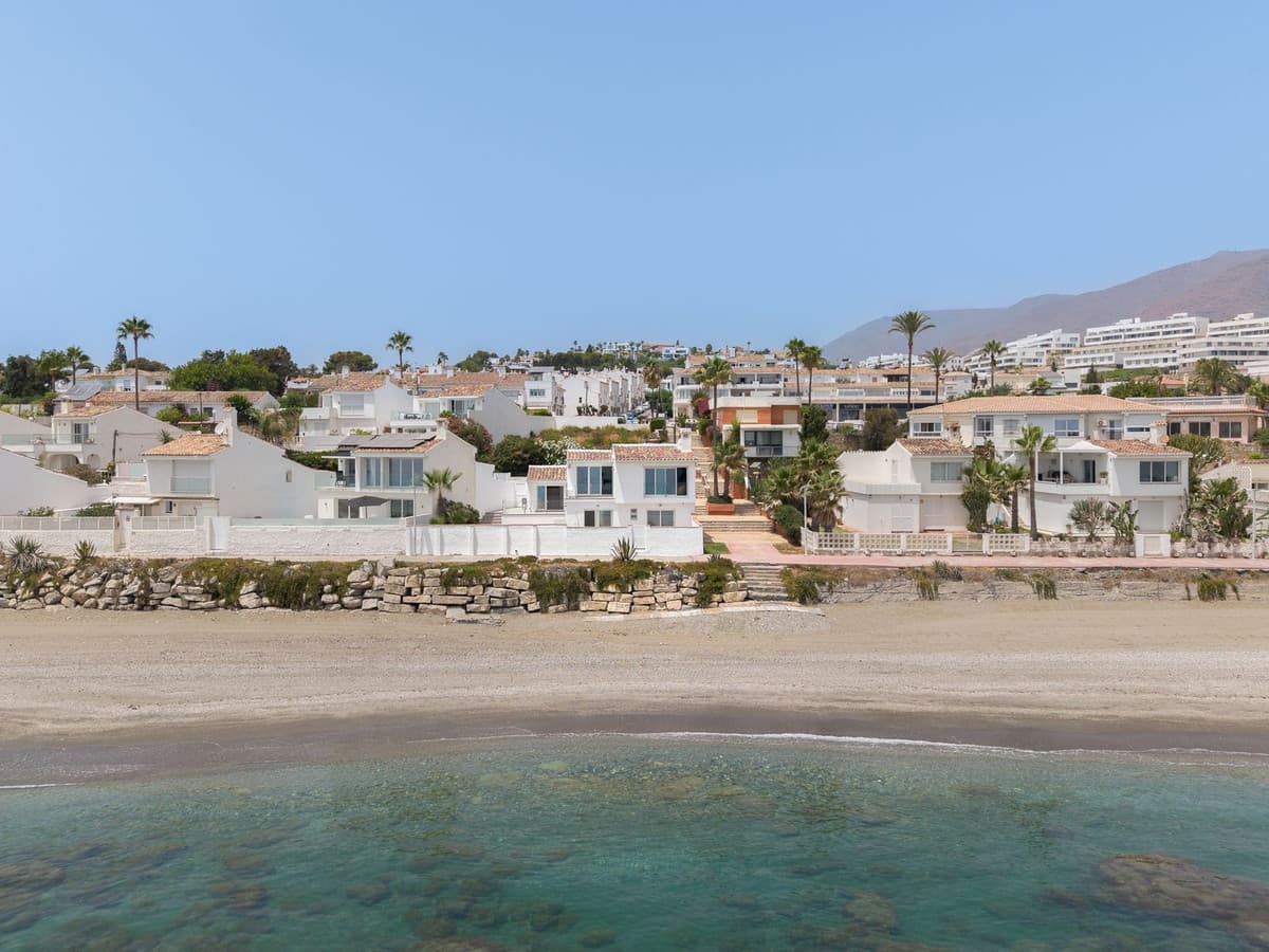 Detached Villa in Estepona — photo 2 of 10