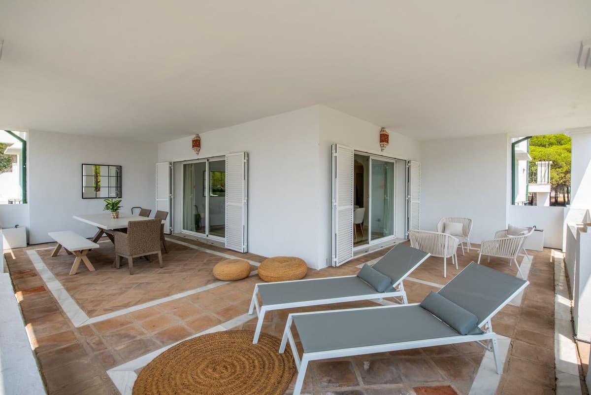 Middle Floor Apartment in El Presidente — photo 2 of 10